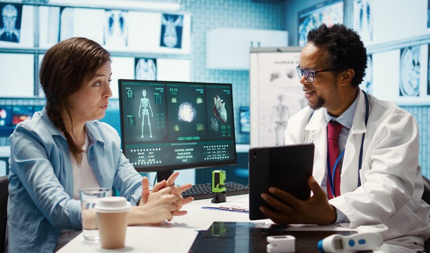 Navigating the Digital Diagnosis: What Doctors Think About Your Google Searches (and AI)